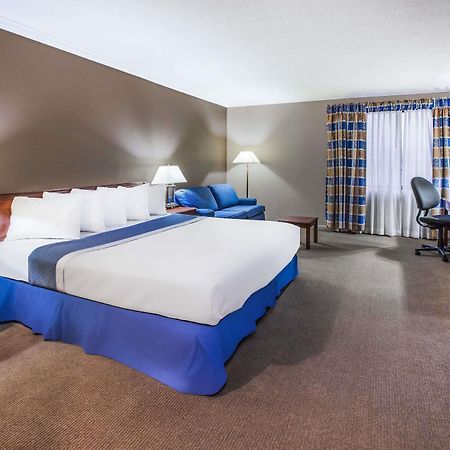Days Inn By Wyndham Midland Exteriér fotografie